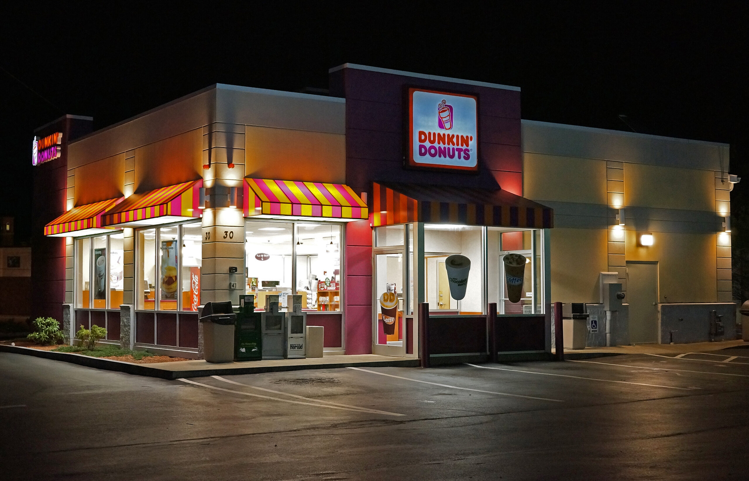 Dunkin Donuts Holiday Hours With Near Me Location 2024