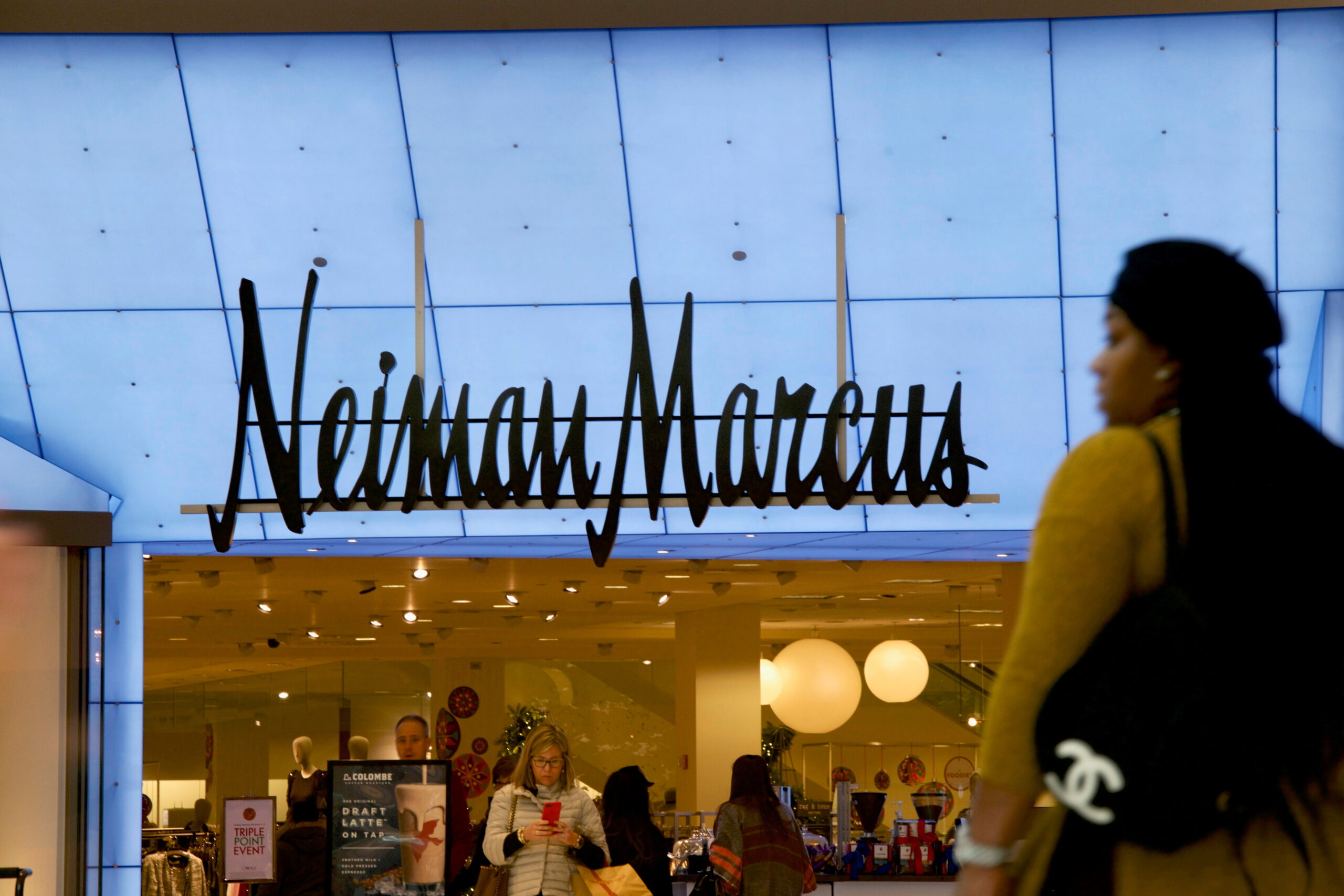 Neiman Marcus Holiday Hours